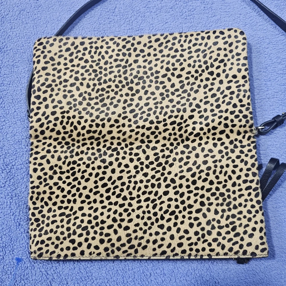 COVET STELLA & DOT CROSBY LEOPARD PRINT CALF HAIR CROSSBODY SHOULDER BAG CLUTCH - Picture 2 of 9